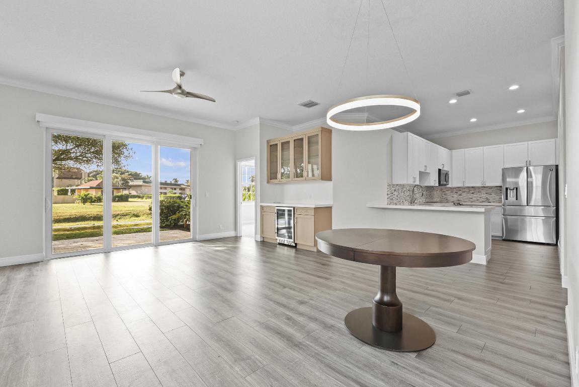 516 Commons Drive, Palm Beach Gardens