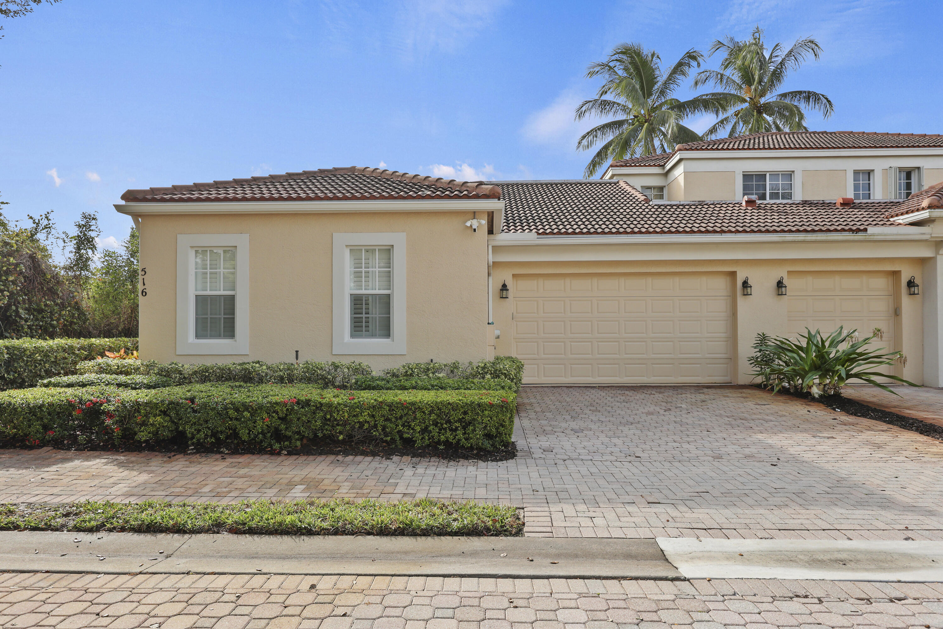 516 Commons Drive, Palm Beach Gardens