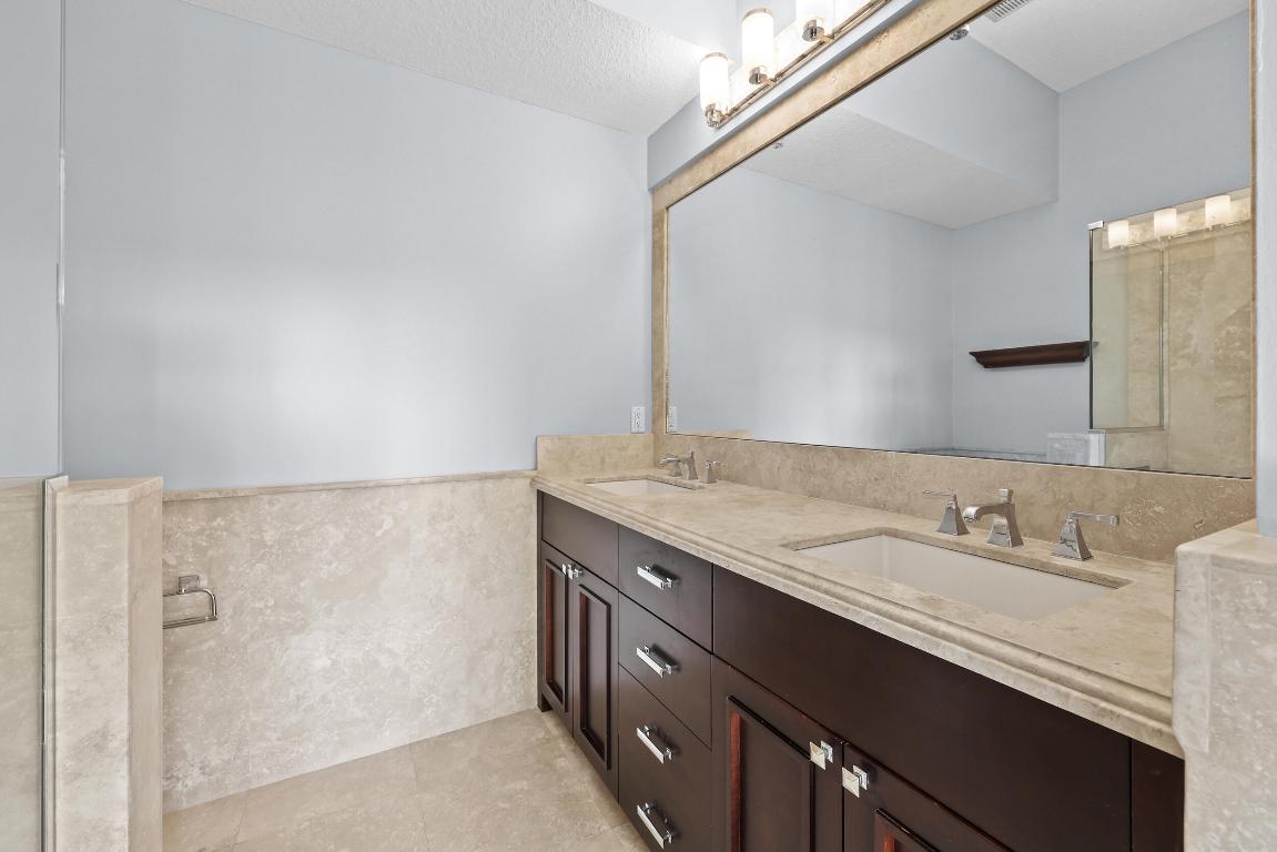 516 Commons Drive, Palm Beach Gardens