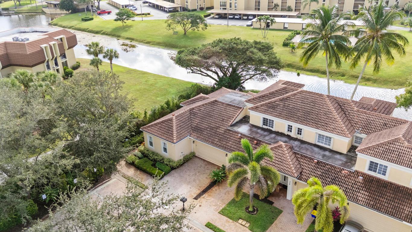 516 Commons Drive, Palm Beach Gardens