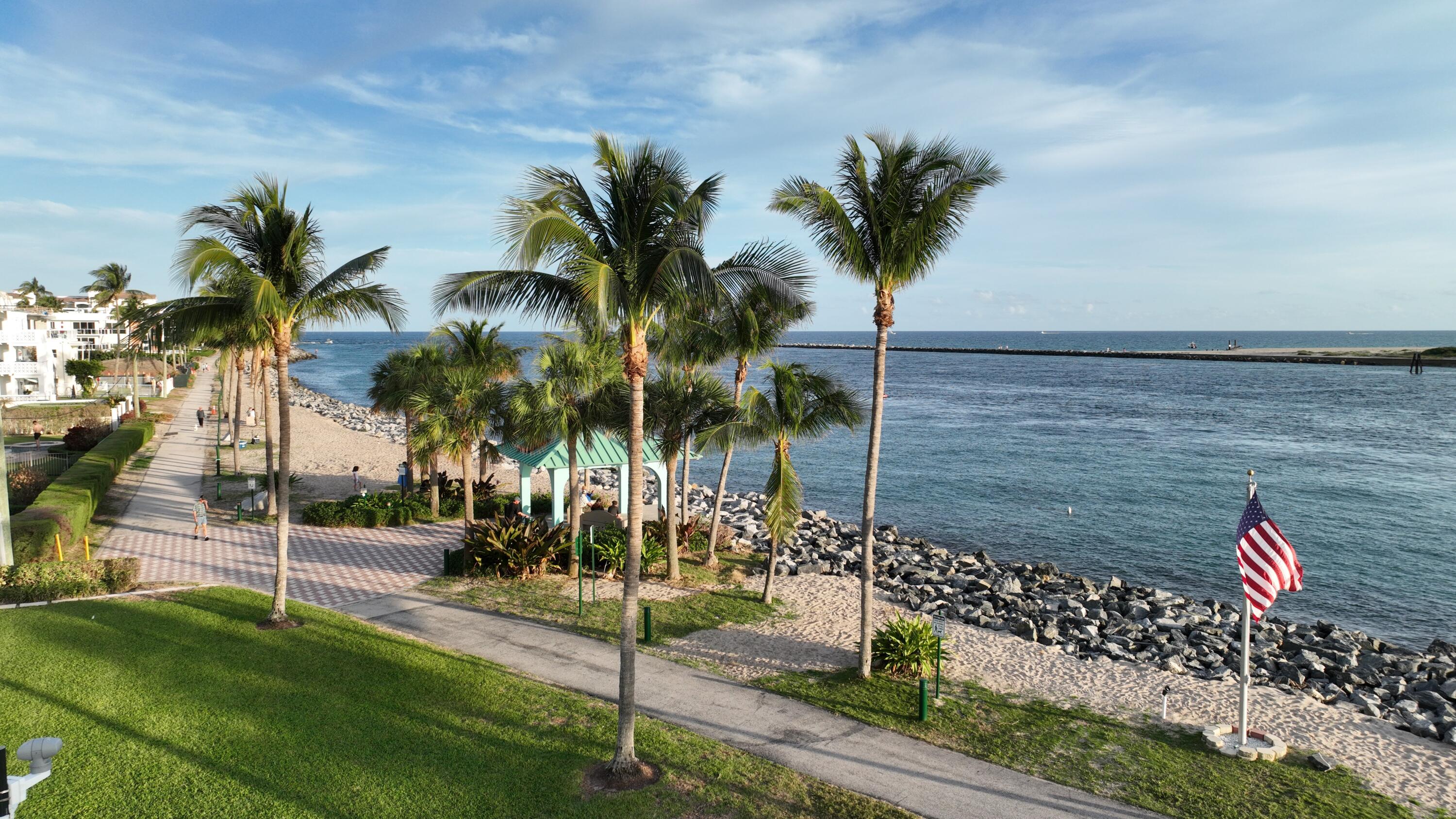 184 Lake Drive 4101, Palm Beach Shores Unit: 4101