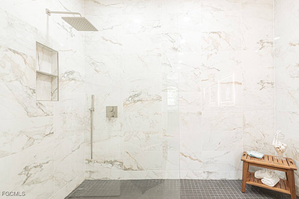 10553 Avila CIR