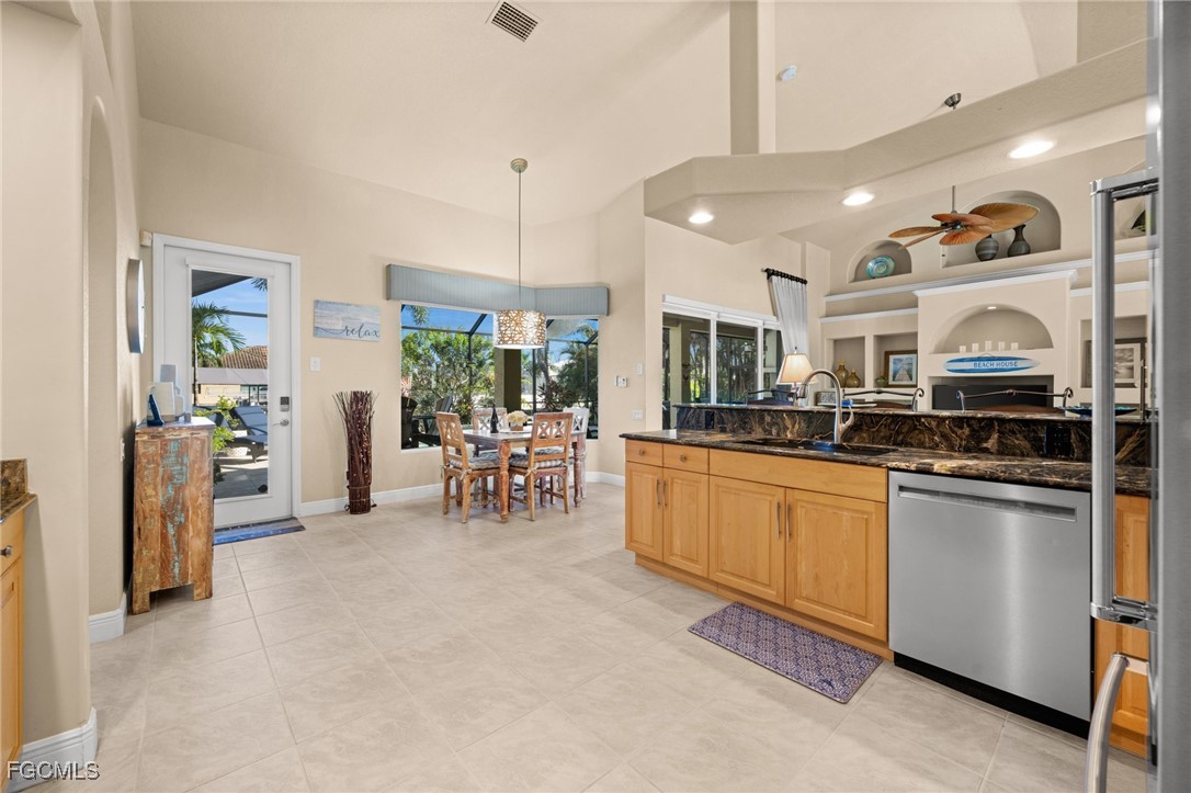 3009 Beach PKWY W