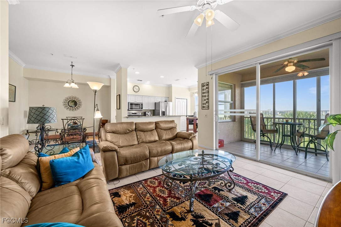 10370 Washingtonia Palm WAY 4345