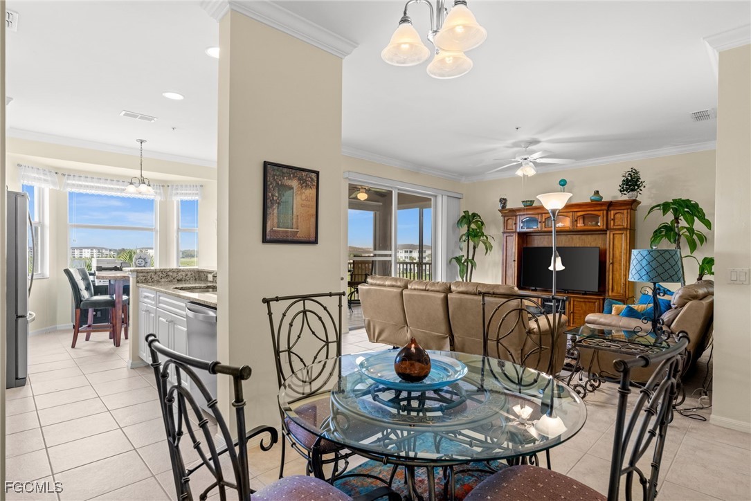 10370 Washingtonia Palm WAY 4345