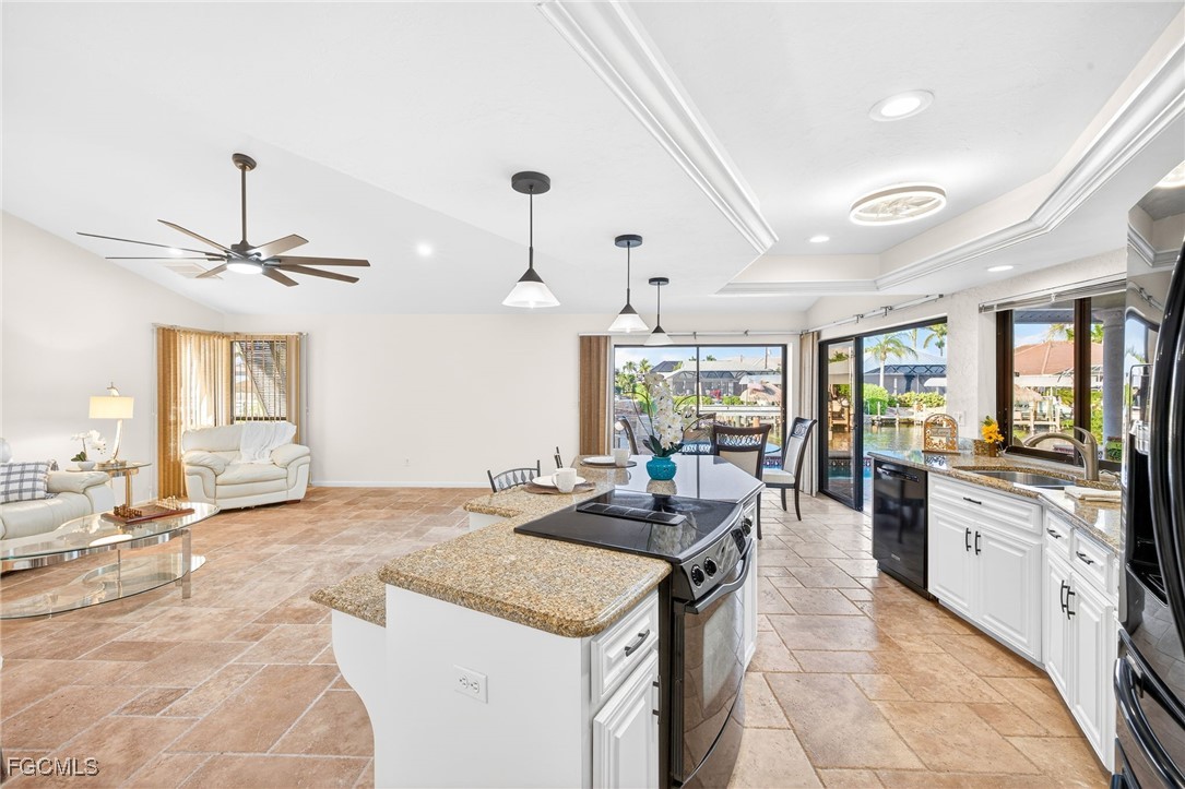 1221 SW 51st TER