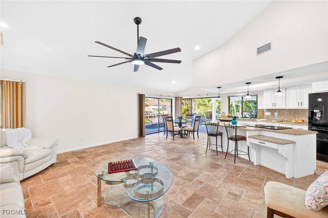 1221 SW 51st TER