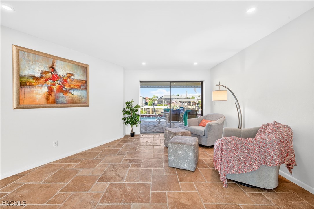 1221 SW 51st TER