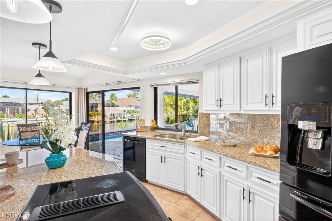 1221 SW 51st TER