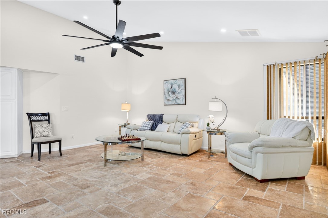 1221 SW 51st TER