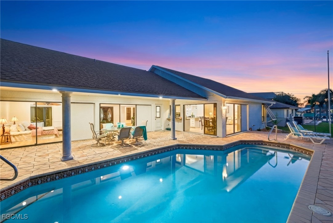 1221 SW 51st TER