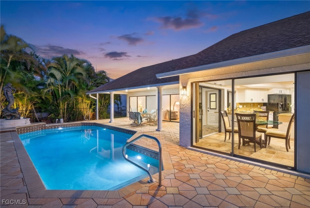 1221 SW 51st TER