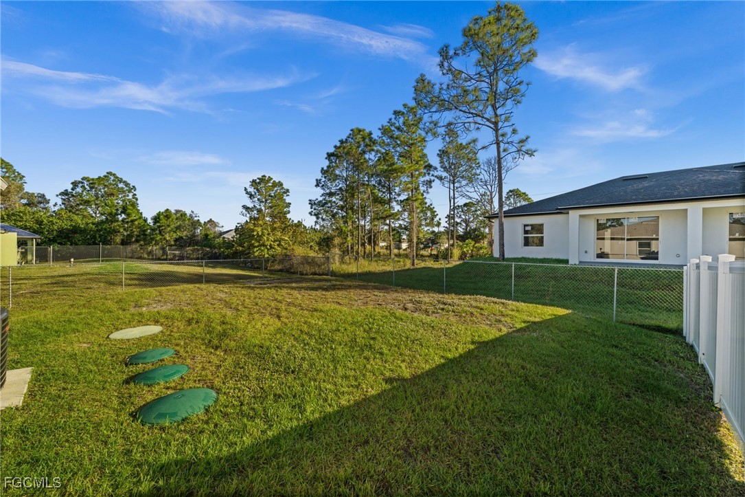 915-917 Graystone AVE