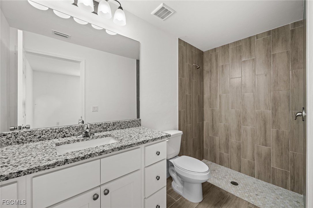 915-917 Graystone AVE