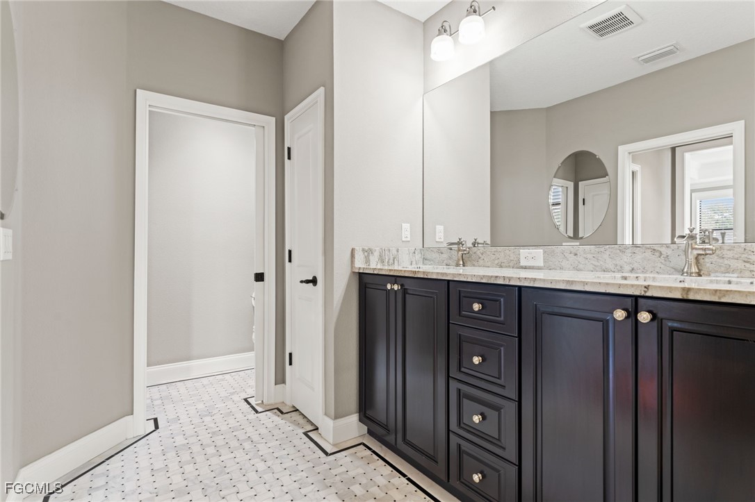 2152 Burlington AVE N