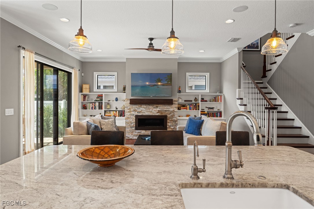 2152 Burlington AVE N