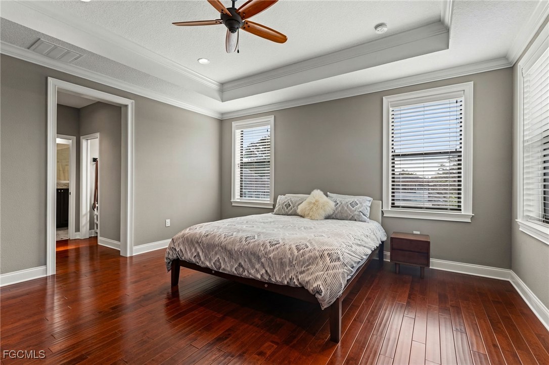 2152 Burlington AVE N