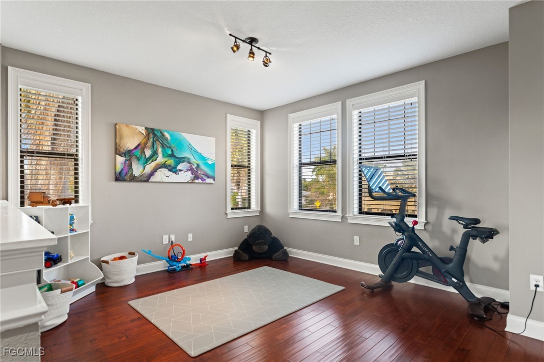 2152 Burlington AVE N