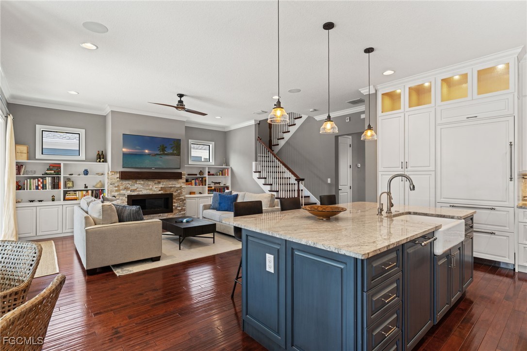 2152 Burlington AVE N