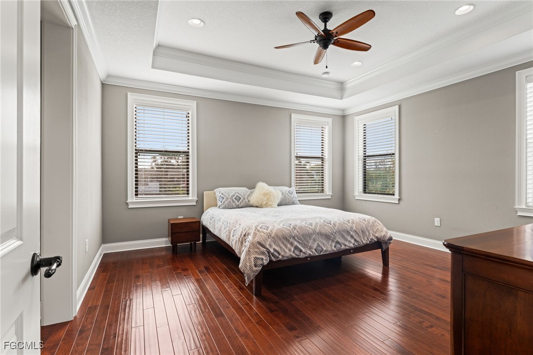 2152 Burlington AVE N