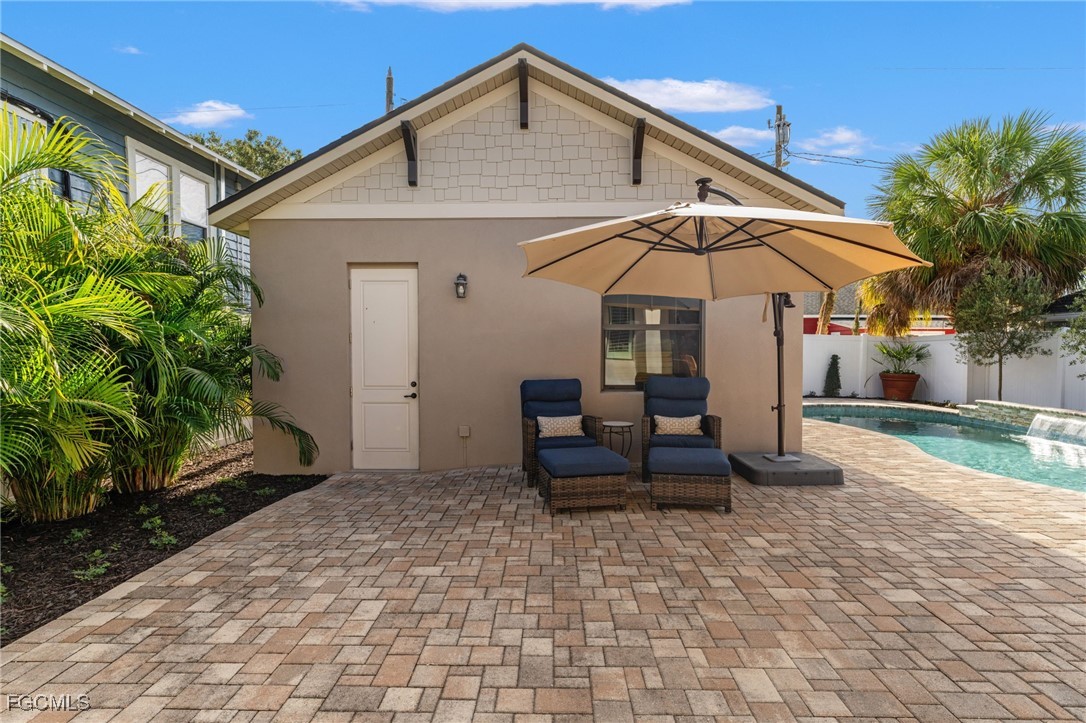 2152 Burlington AVE N