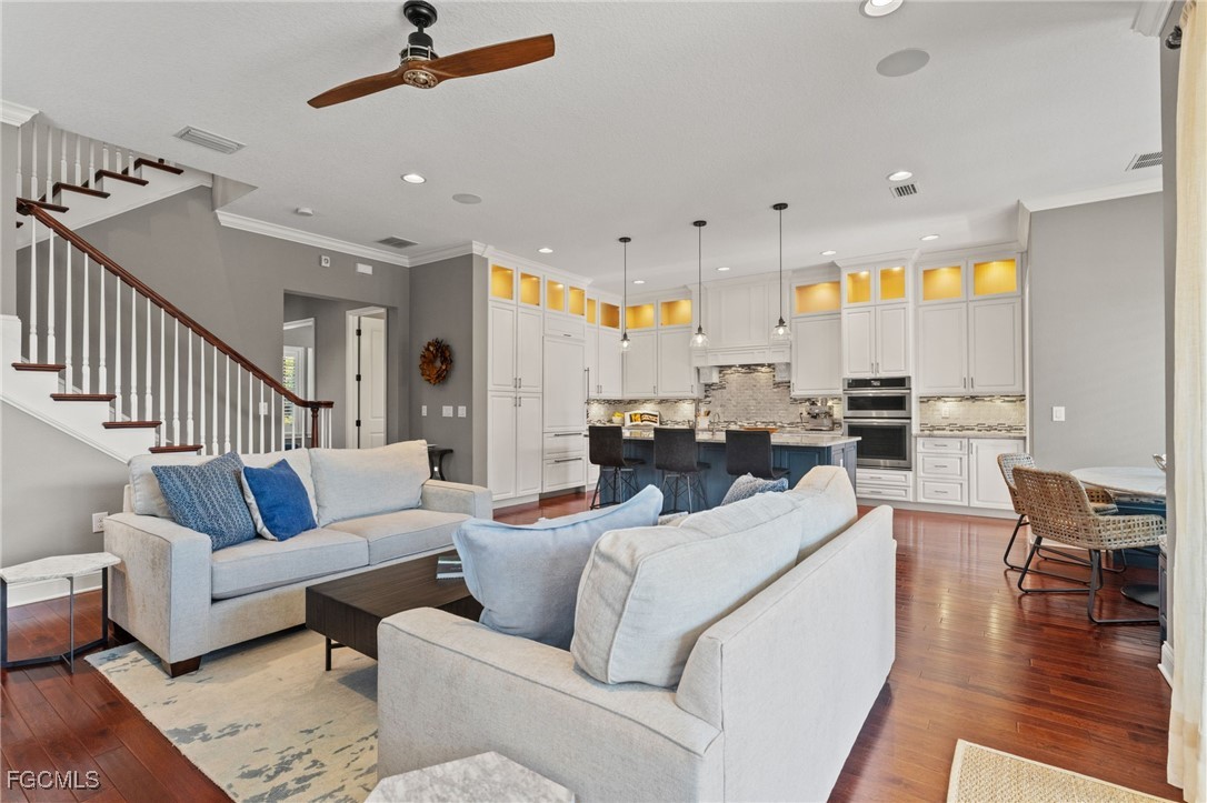 2152 Burlington AVE N