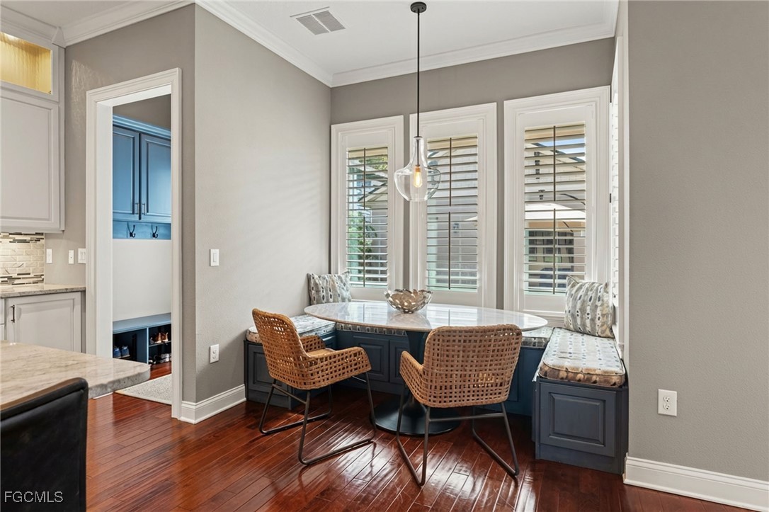 2152 Burlington AVE N