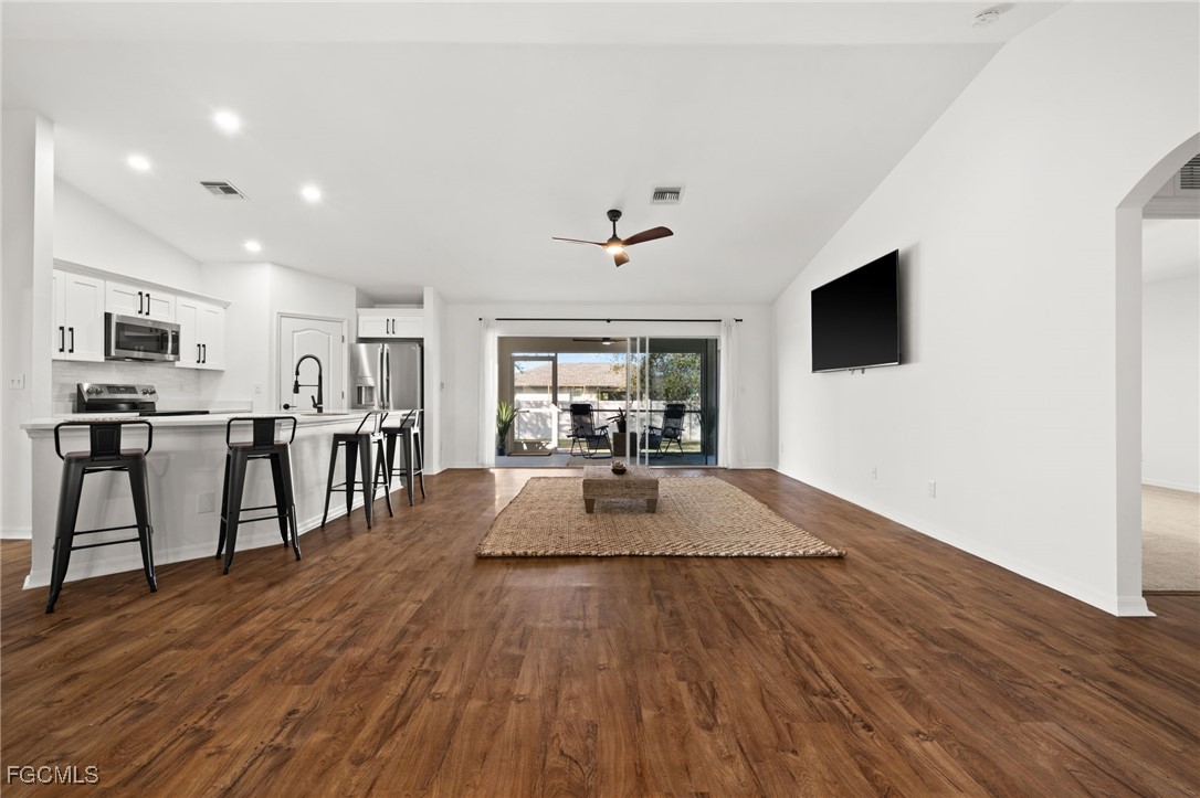 844 NE 6th PL