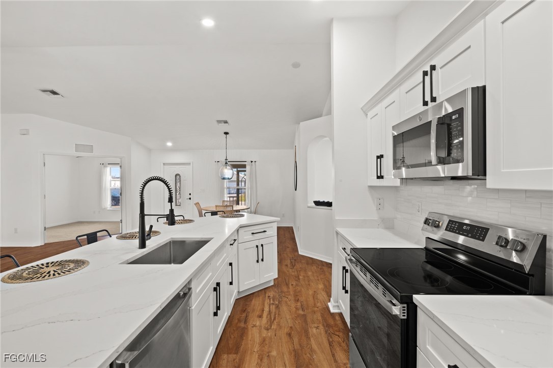 844 NE 6th PL