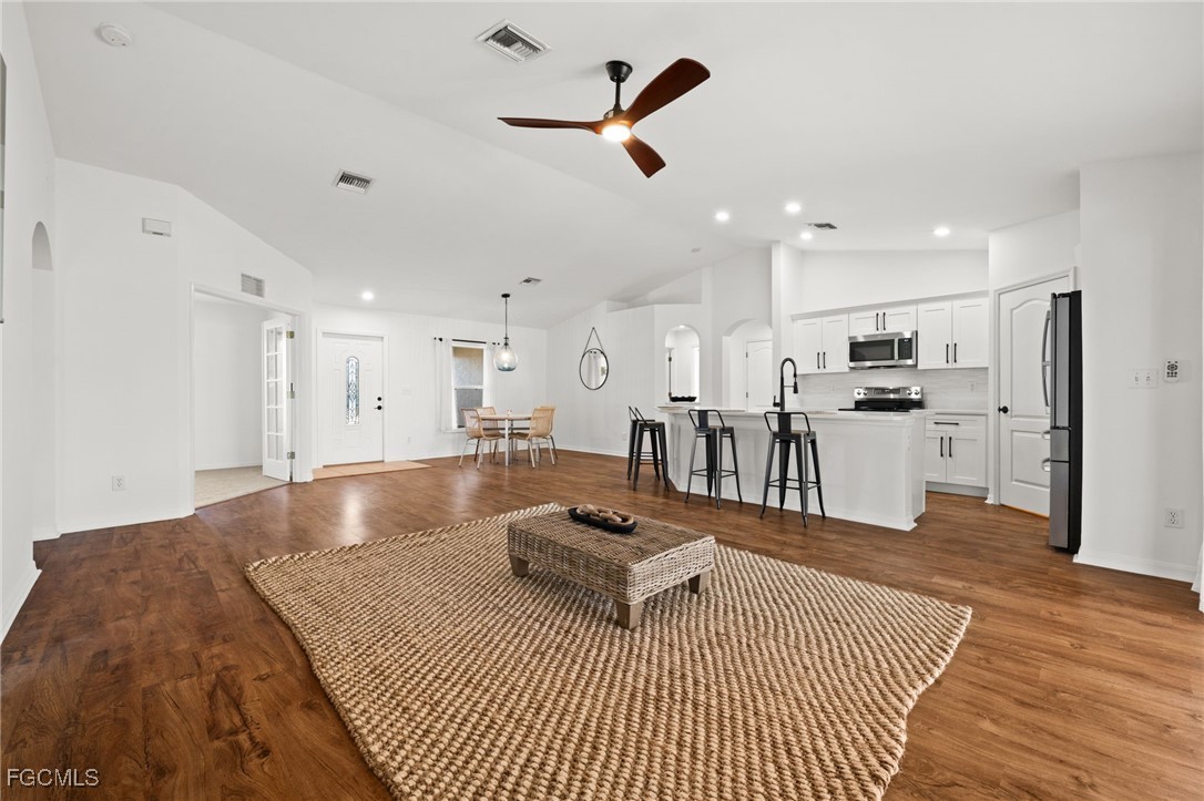 844 NE 6th PL
