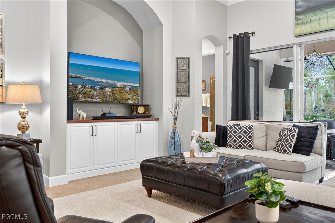 10890 Stonington AVE