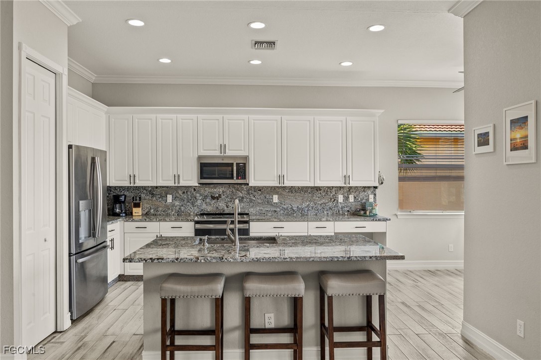 7071 San Lorenzo CT 201