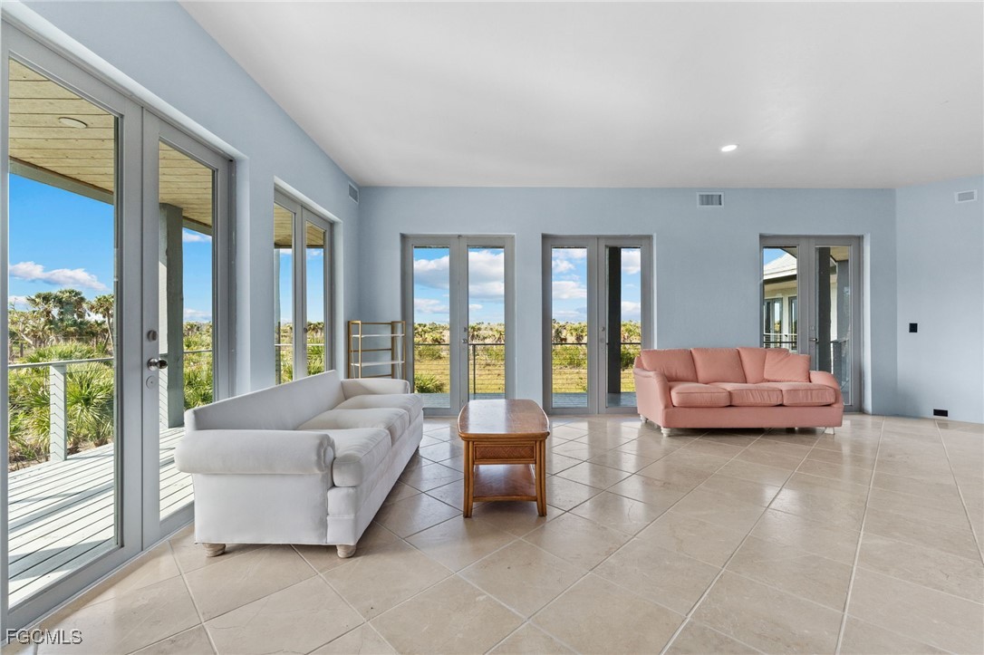 4150 Dingman DR