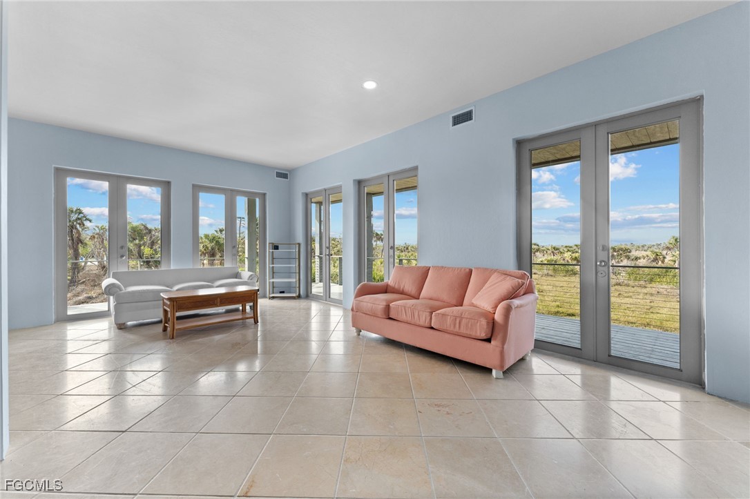 4150 Dingman DR