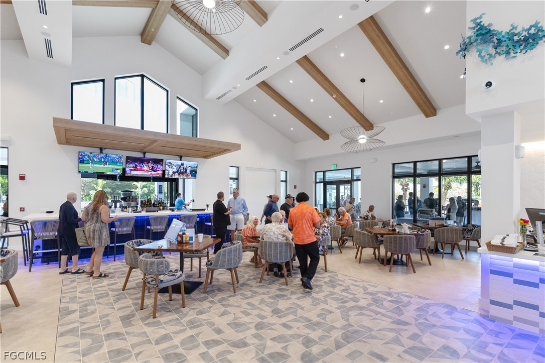 10460 Washingtonia Palm WAY 1332