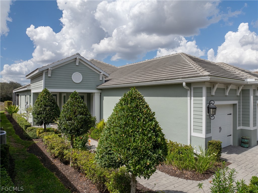 13853 Magnolia Isle DR