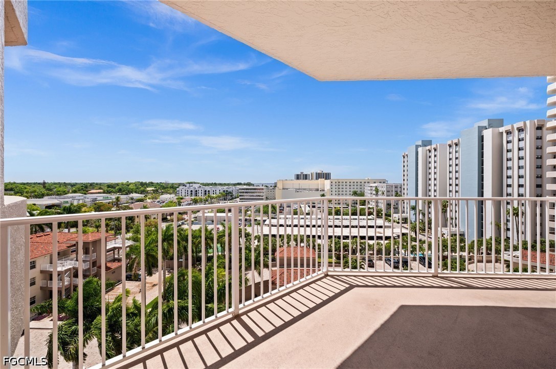 2090 W First ST G807