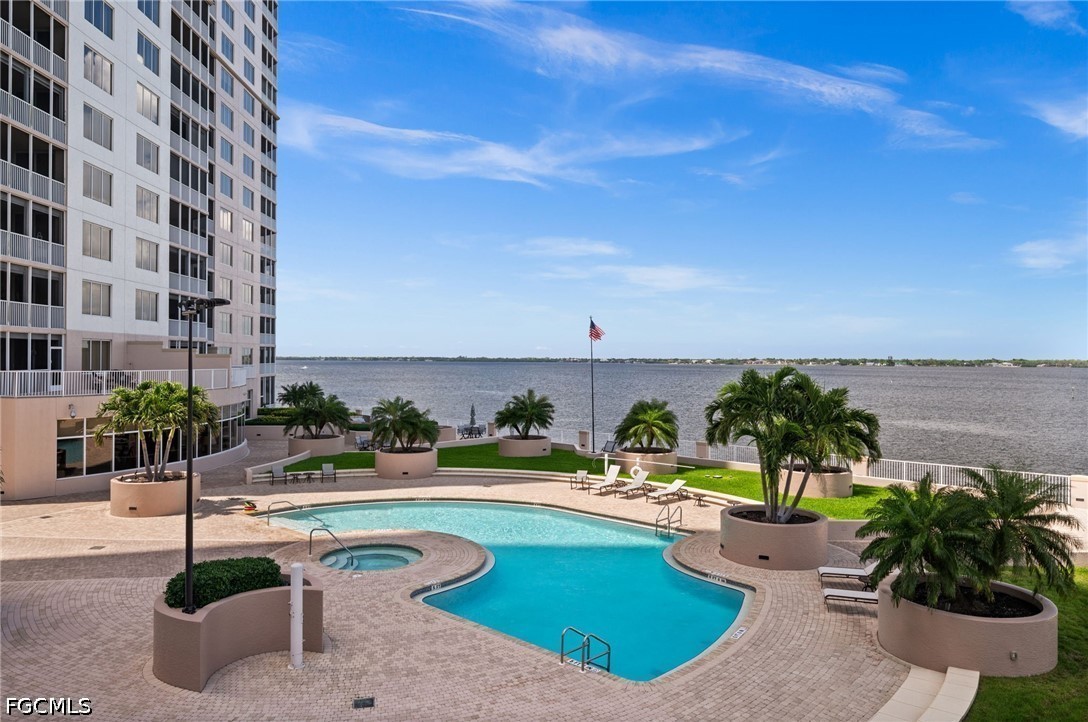 2090 W First ST G807