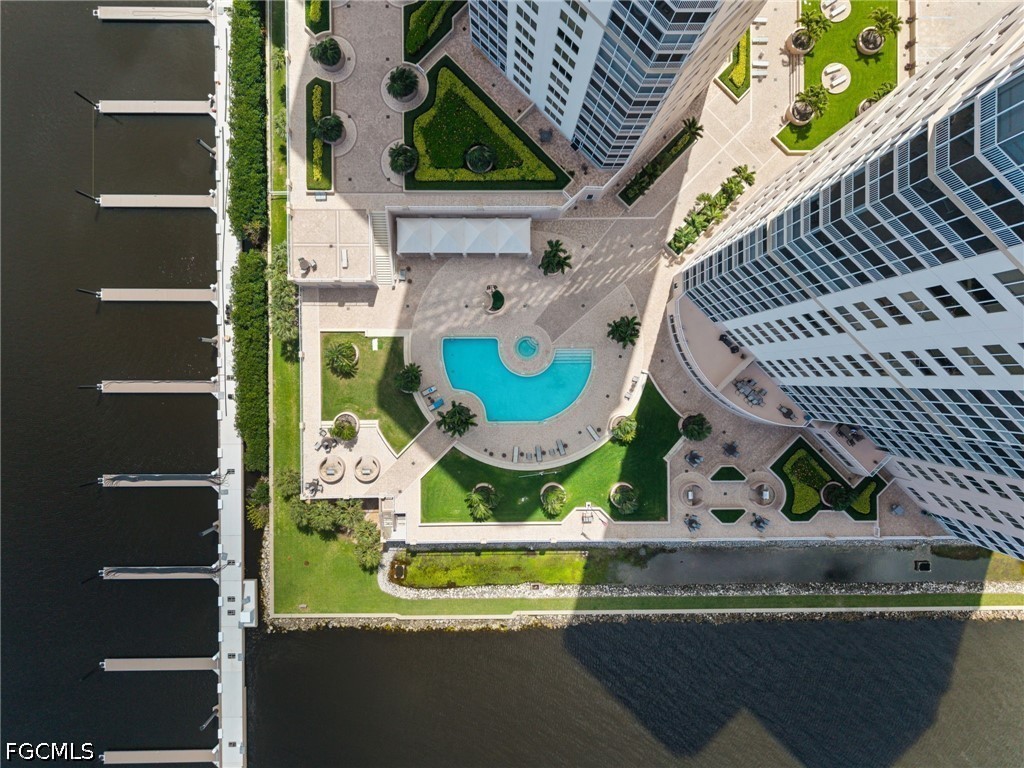 2090 W First ST G807