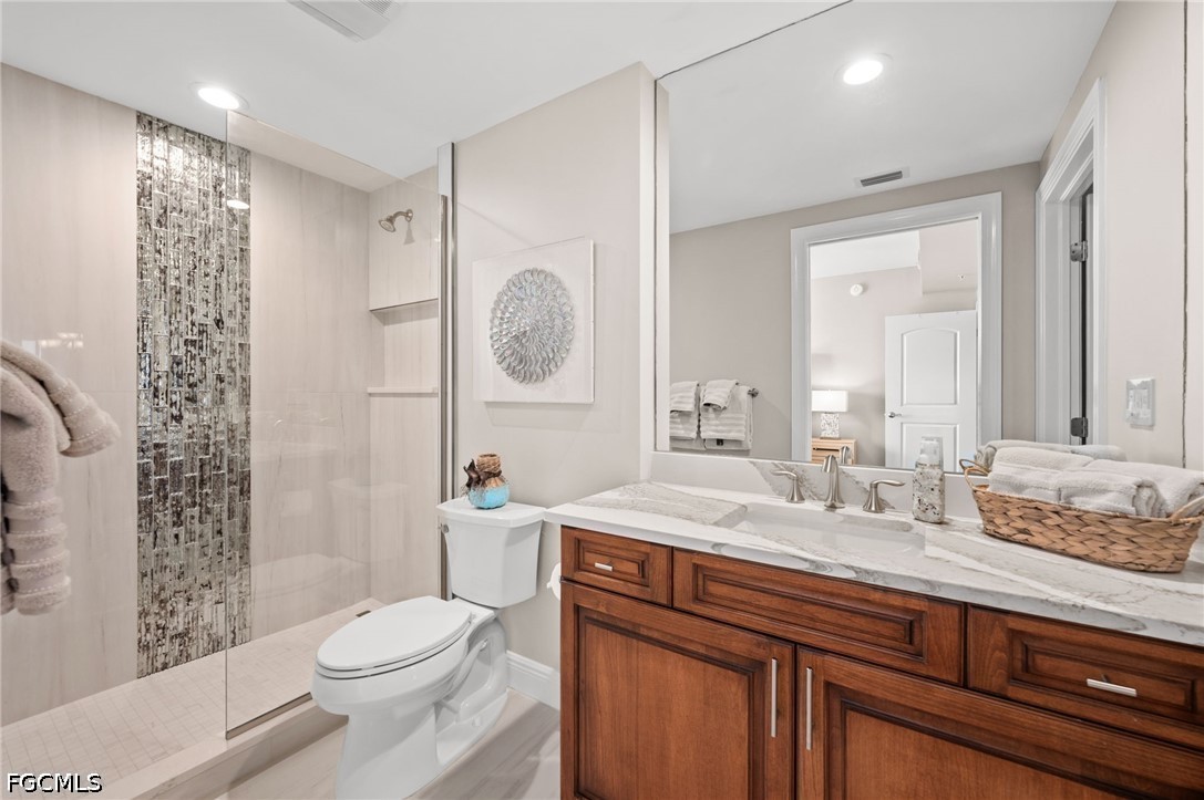 2090 W First ST G807