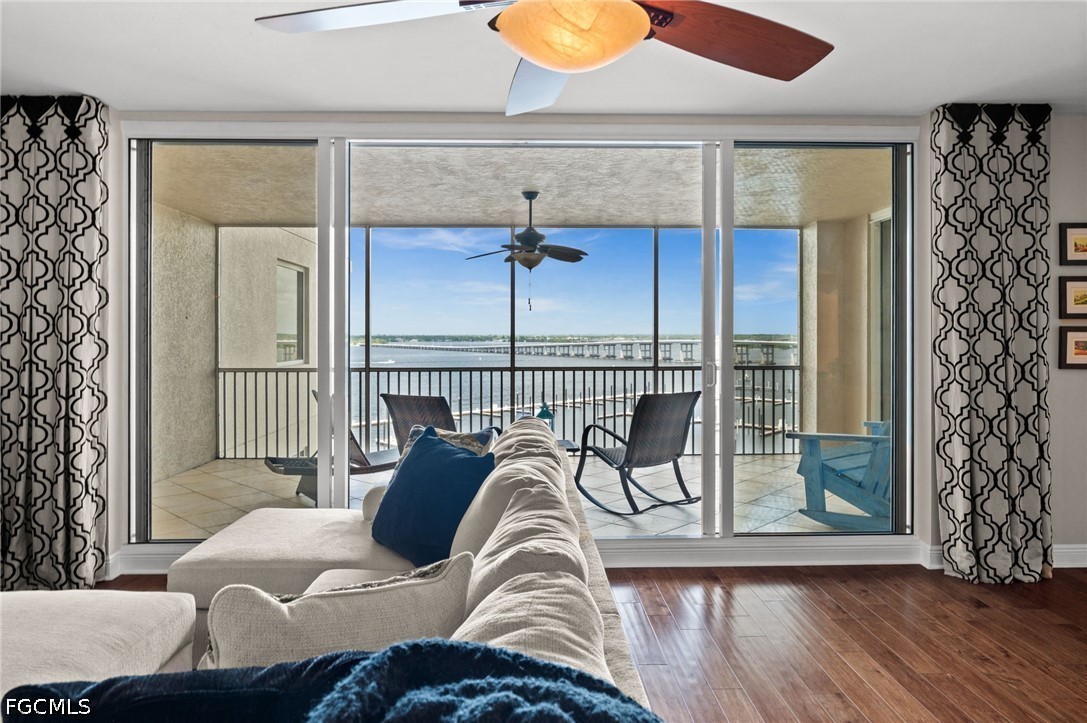 2090 W First ST G807