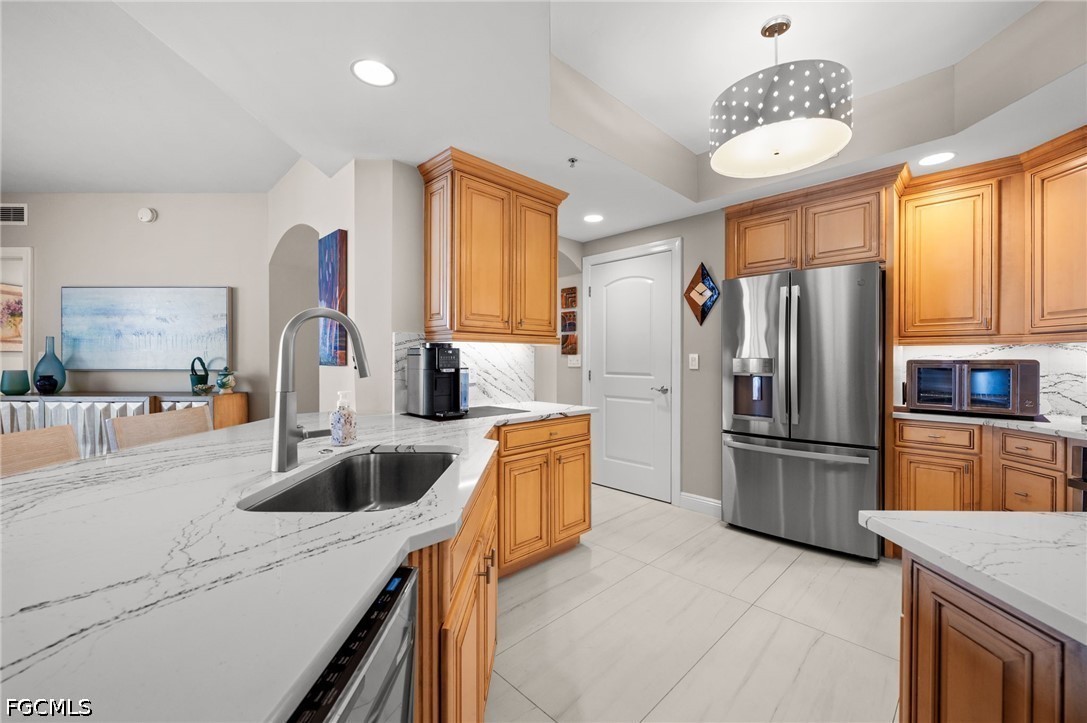 2090 W First ST G807