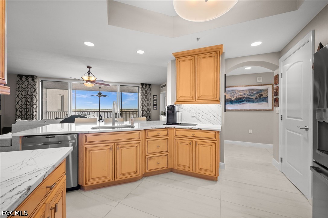 2090 W First ST G807