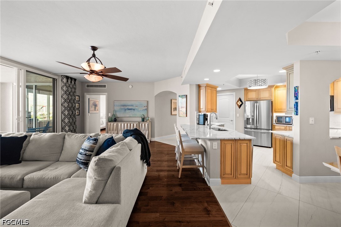 2090 W First ST G807