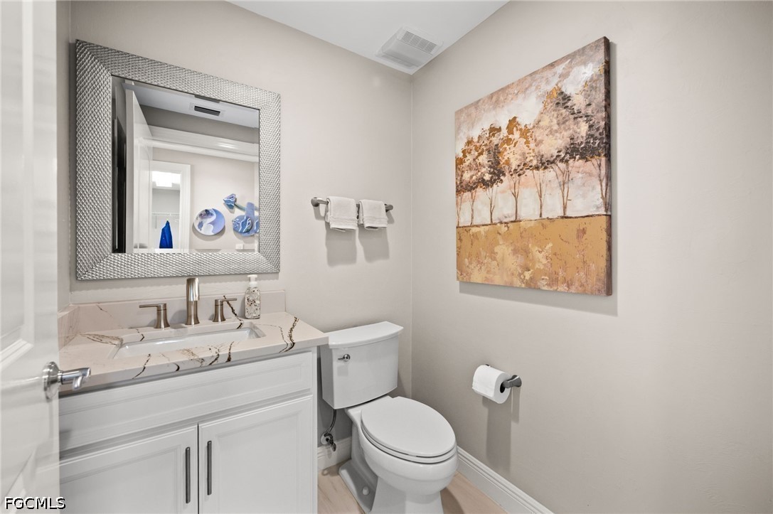 2090 W First ST G807