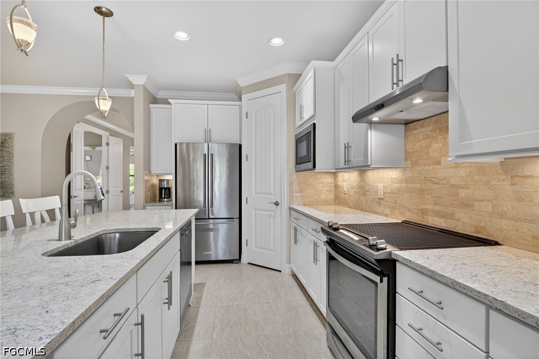 11813 Darcy PL
