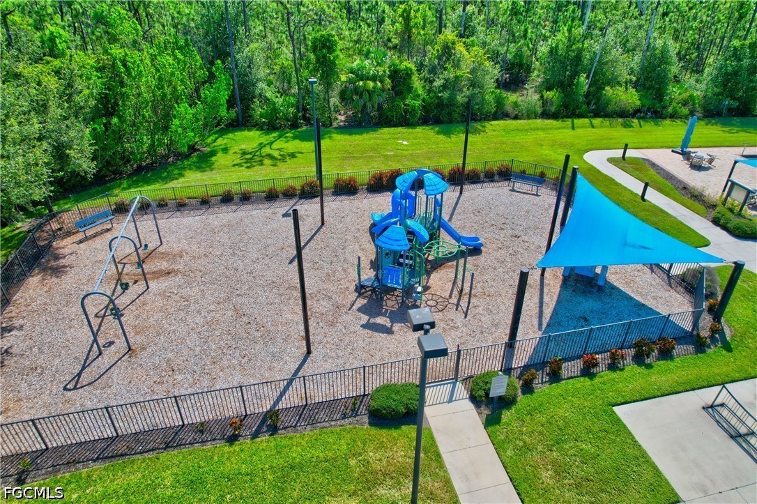 11813 Darcy PL