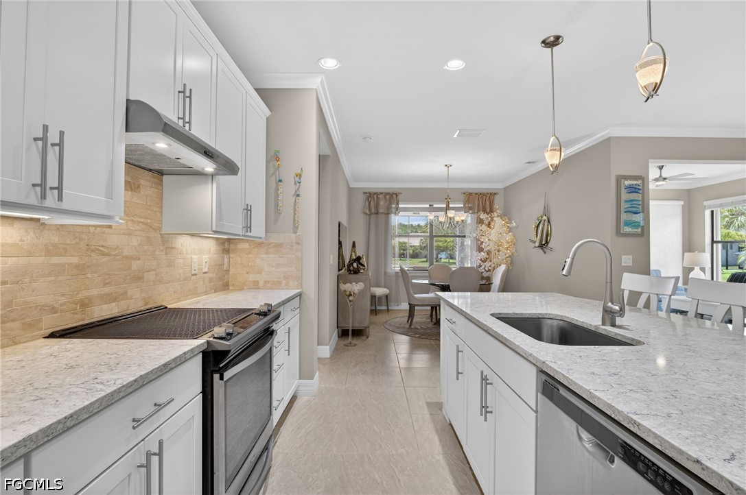 11813 Darcy PL