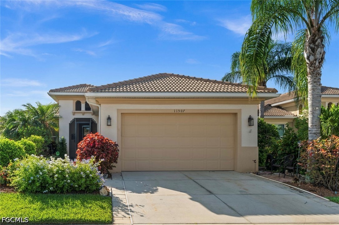 11507 Giulia DR