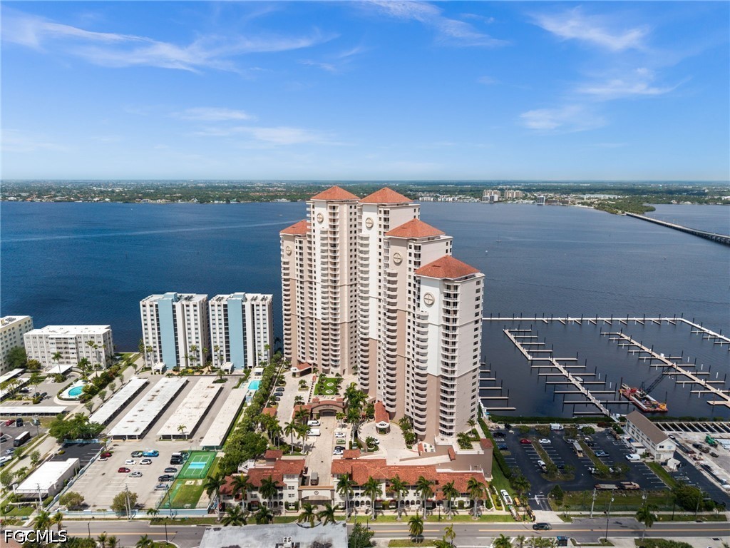 2090 W First ST G807